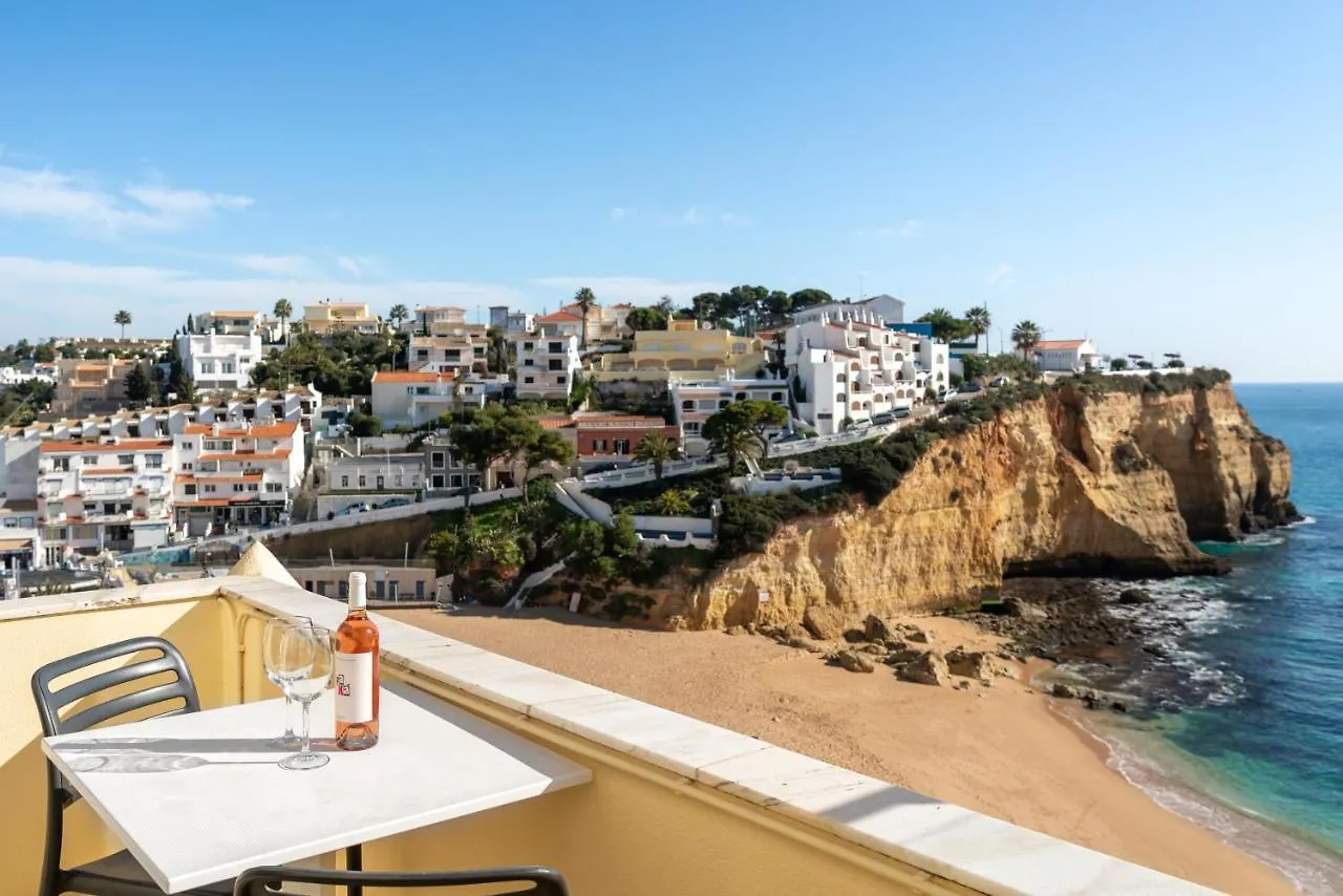 Castelo Guest House Карвоейру