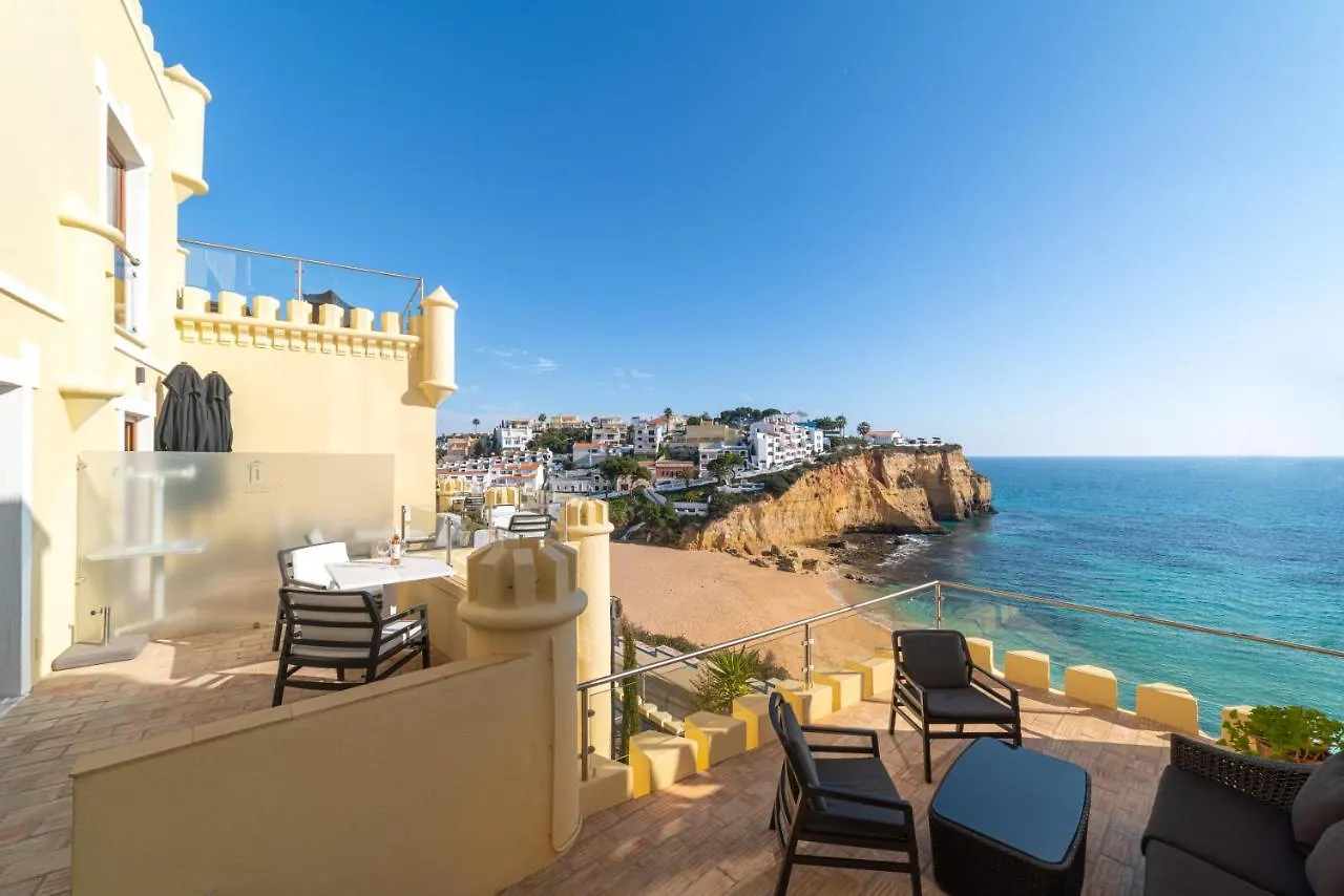 Castelo Guest House Карвоейру