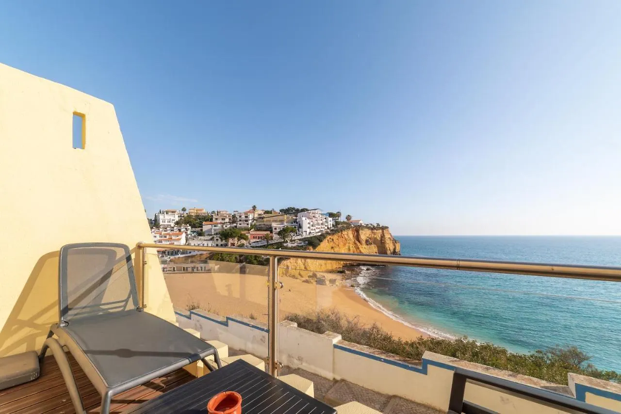 Castelo Guest House Карвоейру